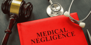 Cuándo se considera que la negligencia médica implica responsabilidad penal