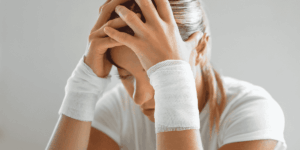 ¿Qué implica el delito de inducción al suicidio según el Código Penal?
