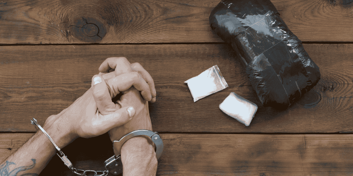 ¿Qué hacer si te detienen por vender droga? Consejos legales clave 1 ¿Qué hacer si te detienen por vender droga? Consejos legales clave que hacer si te detienen por vender droga consejos legales clave 1 ¿Qué hacer si te detienen por vender droga? Consejos legales clave