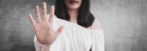 ¿Es delito tocar el pecho a una chica? Implicaciones legales