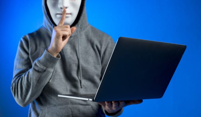 ¿Es delito la suplantación de identidad en Internet?