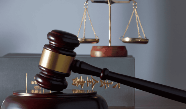 ¿Puede la policía revisar tu móvil sin orden judicial?