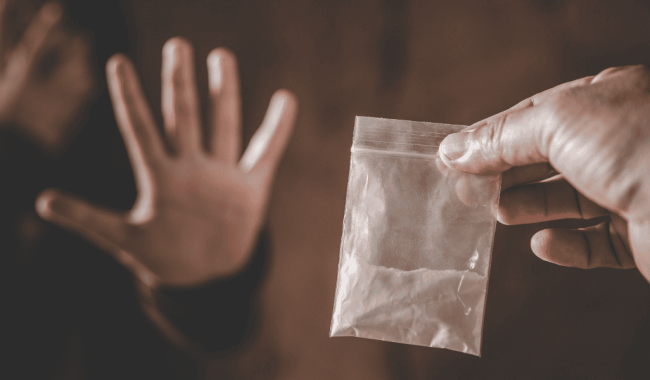 ¿Qué hacer si te detienen por vender droga?