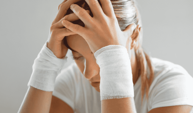 ¿Qué implica el delito de inducción al suicidio según el Código Penal?