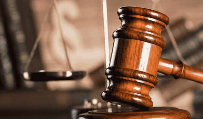 ¿Qué ocurre si miento en un juicio? Consecuencias legales y riesgos reales