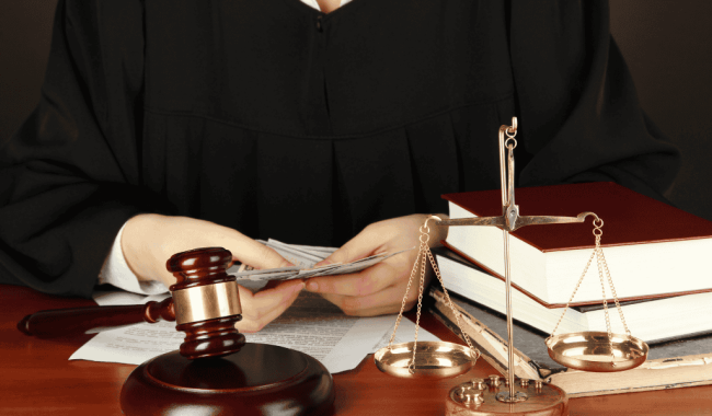 Todo lo que debes saber sobre el delito de revelación de secretos